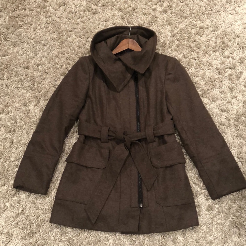 Brown long jacket with big collar and sidezipper &belt. New, Zara, L, 70%wool